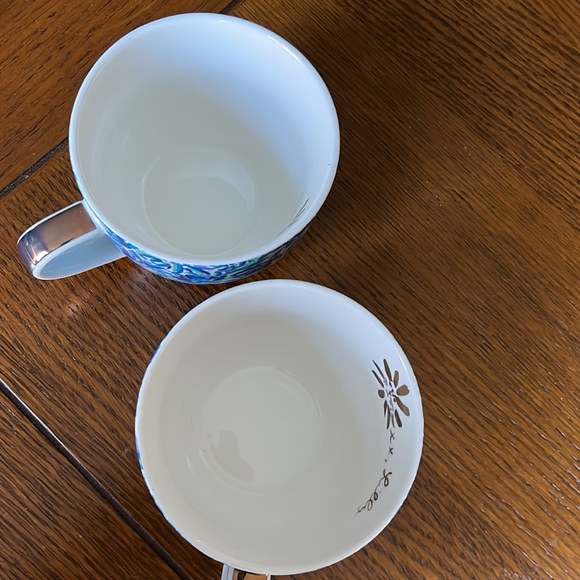 Set of 2 Lilly Pulitzer Mugs - Picture 7 of 8